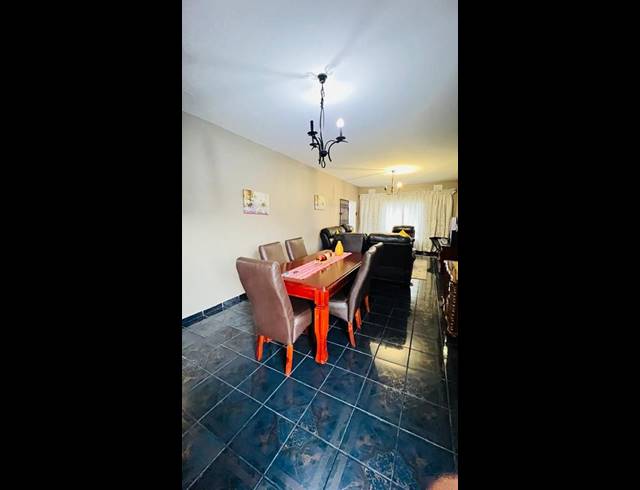 2 BEDROOM PROPERTY TO RENT IN MANORS